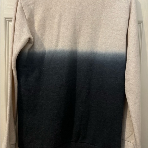 Women’s Y2K sweater. Studded shoulders. Oatmeal and black. Worn once sz medium - Picture 2 of 4